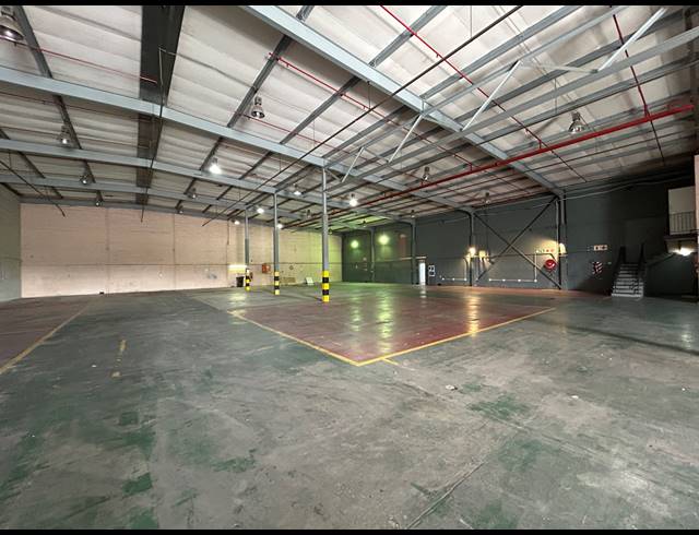 1,550M² WAREHOUSE TO LET IN EPPING INDUSTRIAL